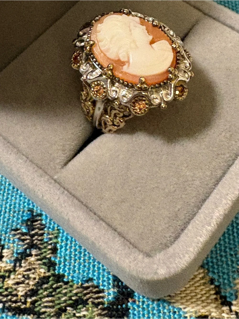Authentic Carved Shell Cameo Ring Set in Sterling & 18kt Vermeil  NWB   size 5